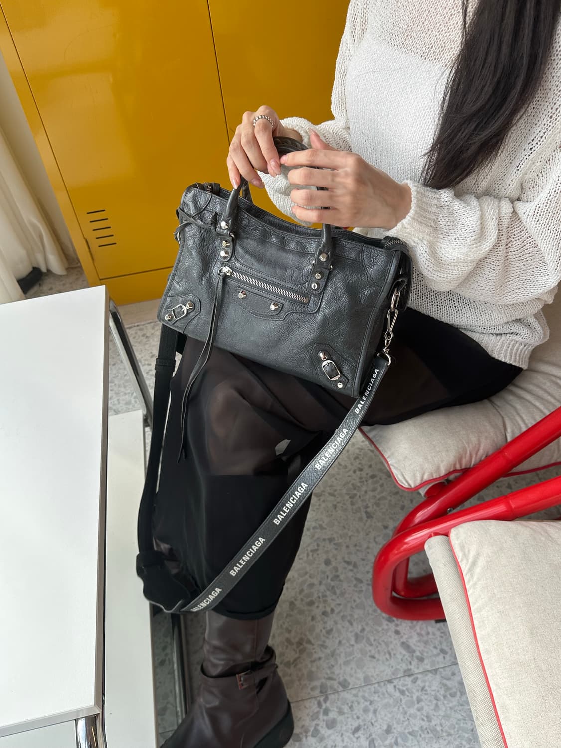 [A+급 정품] 발렌시아가 로고스트랩 시티 모터백 스몰 상품이미지7