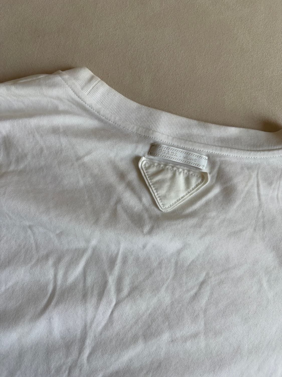 [L] 프라다 롱슬리브 상품이미지1