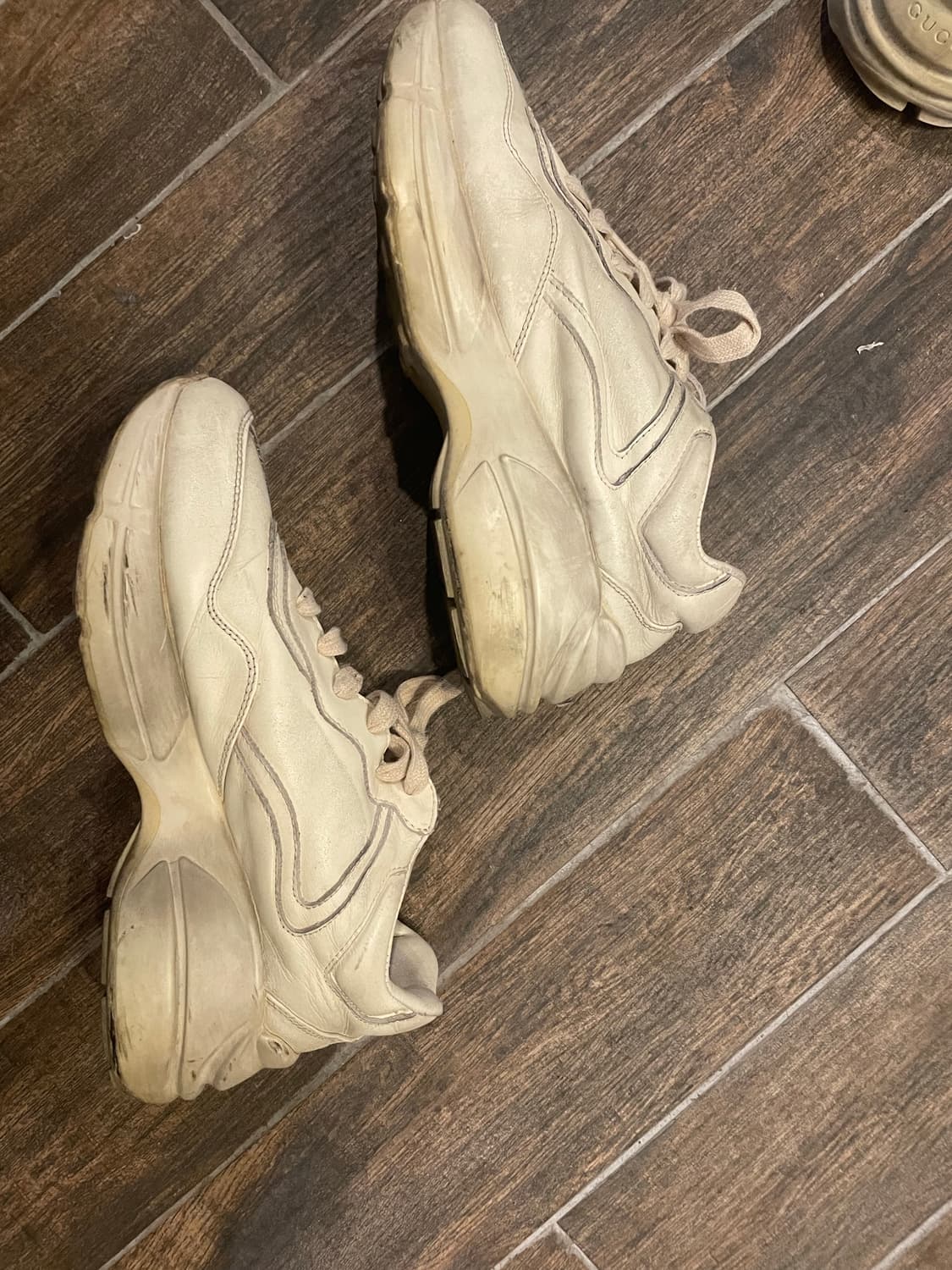 구찌 아이보리 스니커즈 어글리슈즈 240 상품이미지1