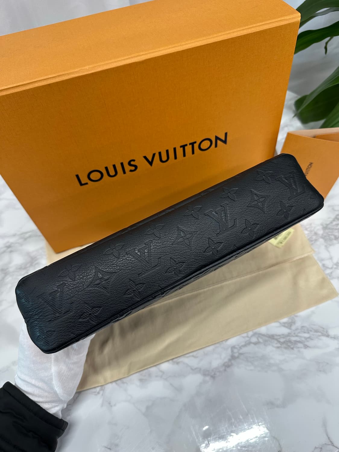 루이비통 포쉐트 보야주 쉐도우 클러치 상품이미지6