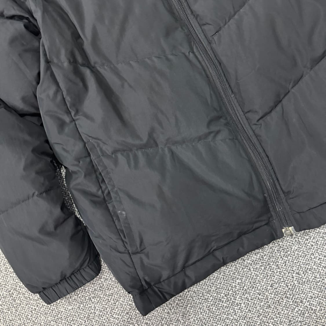 나이키 00s 블랙 화이트 퓨추라 로고자수 덕다운 숏패딩 상품이미지3