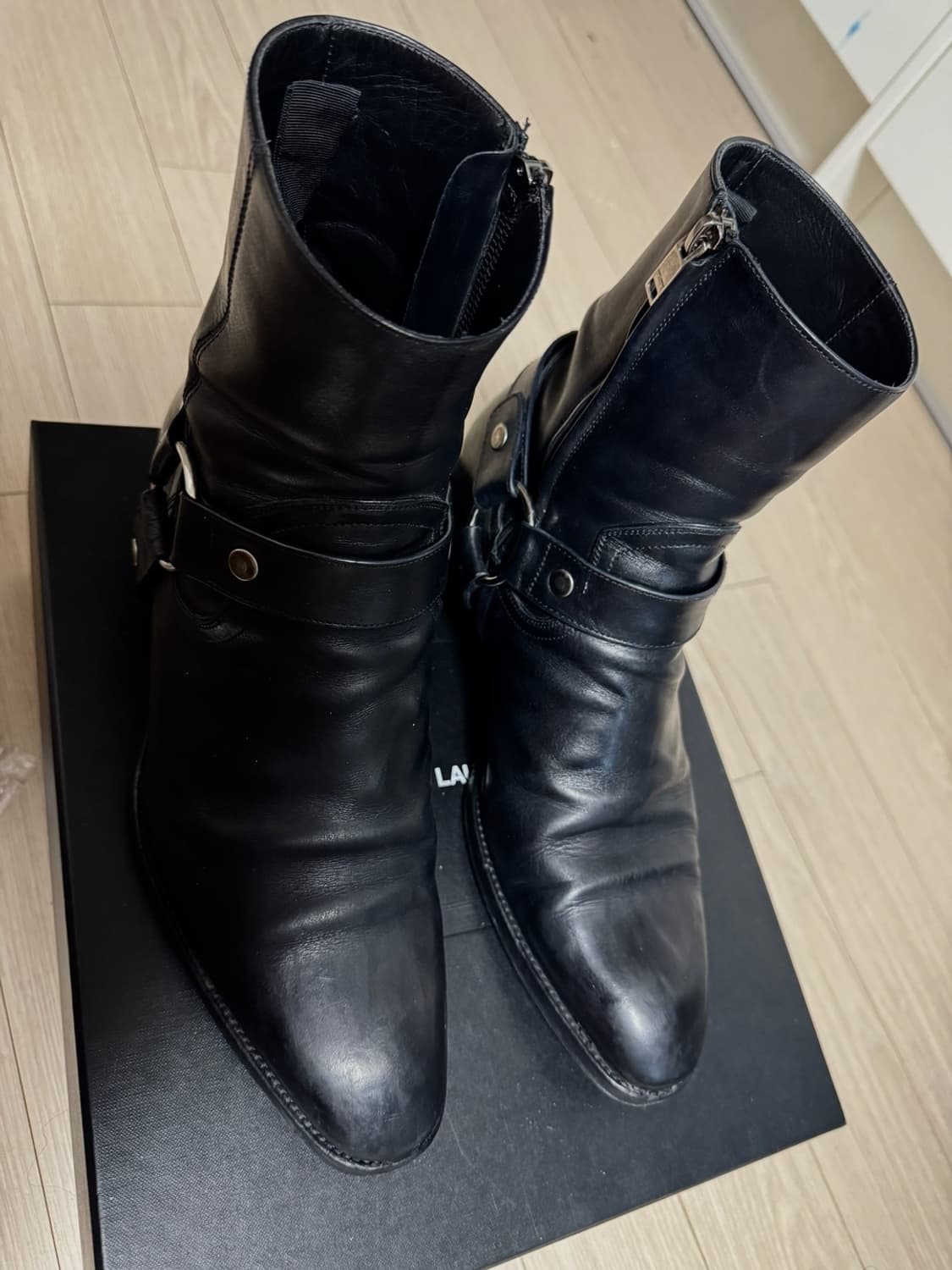 초급처) 생로랑 하네스 부츠 43사이즈 상품이미지1