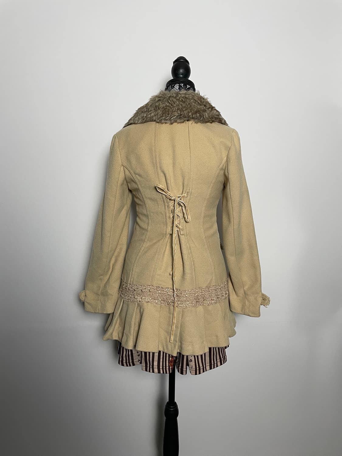 AXES FEMME 엑시즈팜 라떼 갸루 코트 상품이미지8