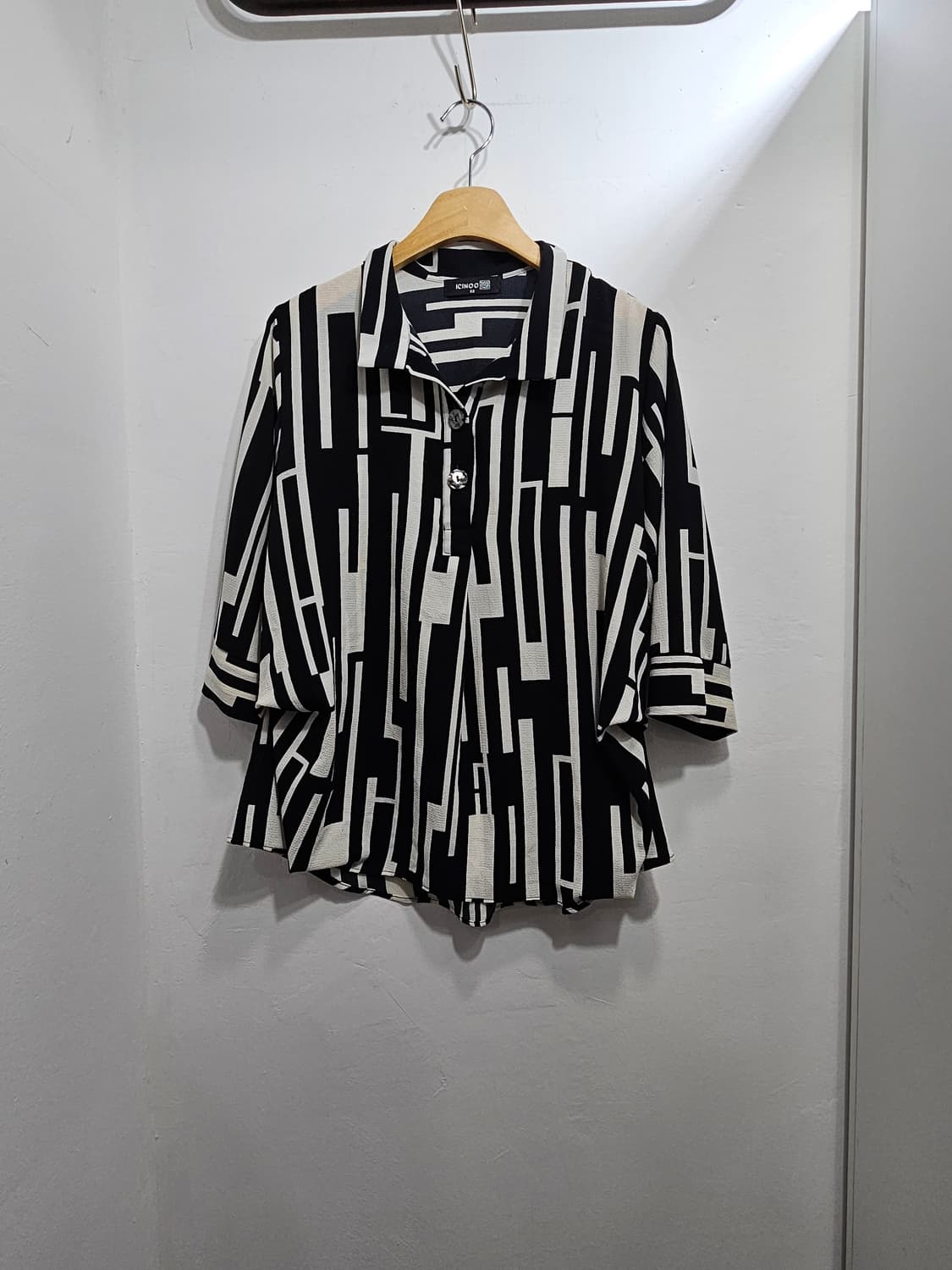 이신우(ICINOO) 기하학패턴 7부 소매 블라우스 88 상품이미지1