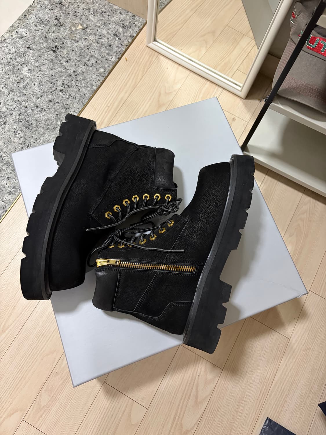 쏘유레슈어 벨루가 250 상품이미지2