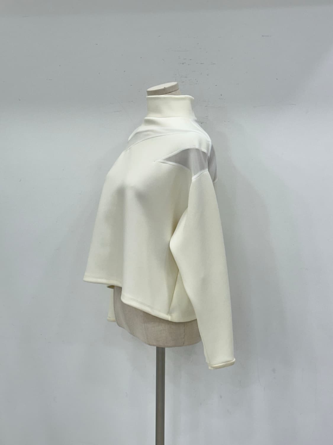 자라 화이트 목폴라 상품이미지4