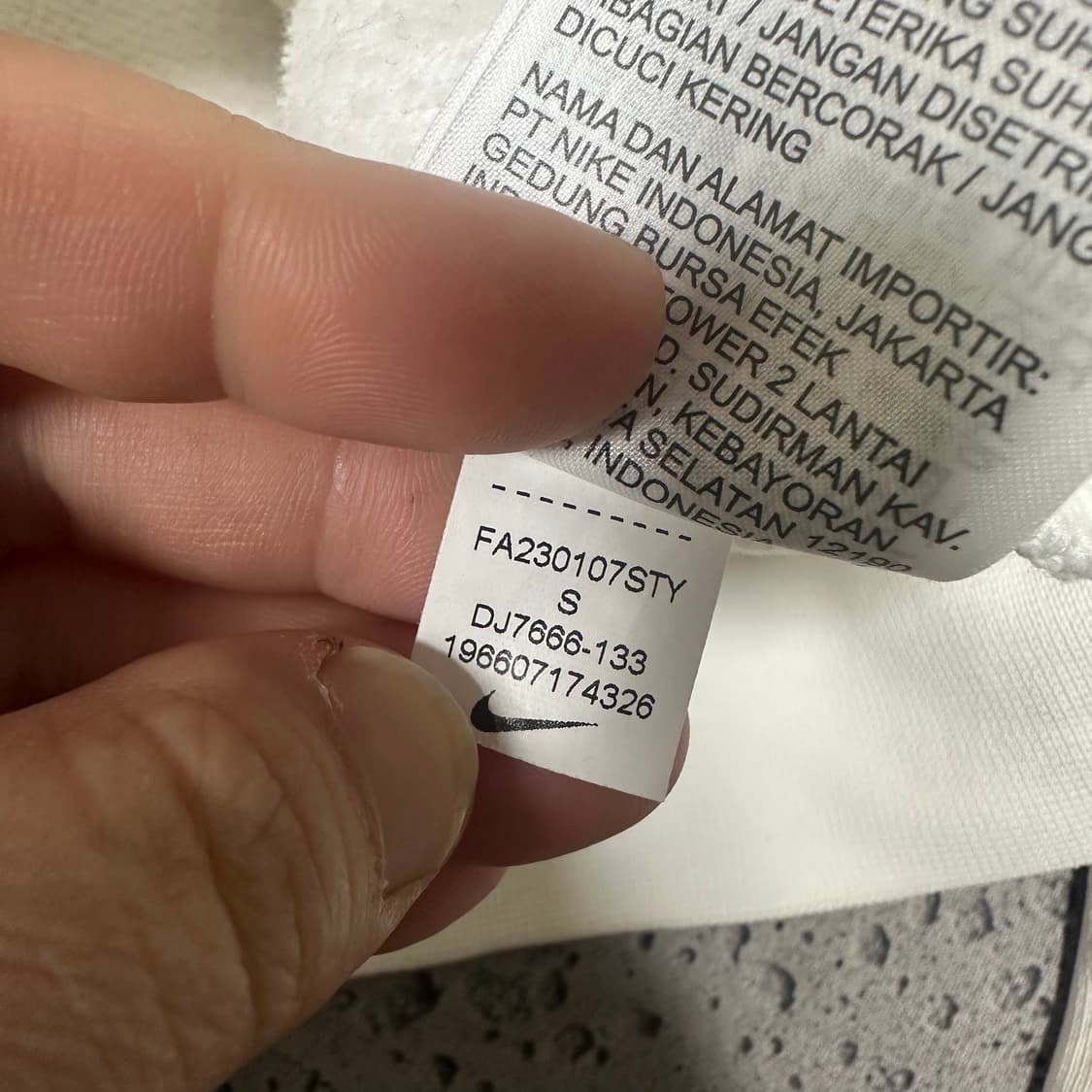 ✨ (바배) 나이키 여성 크롭 화이트 맨투맨  상품이미지5