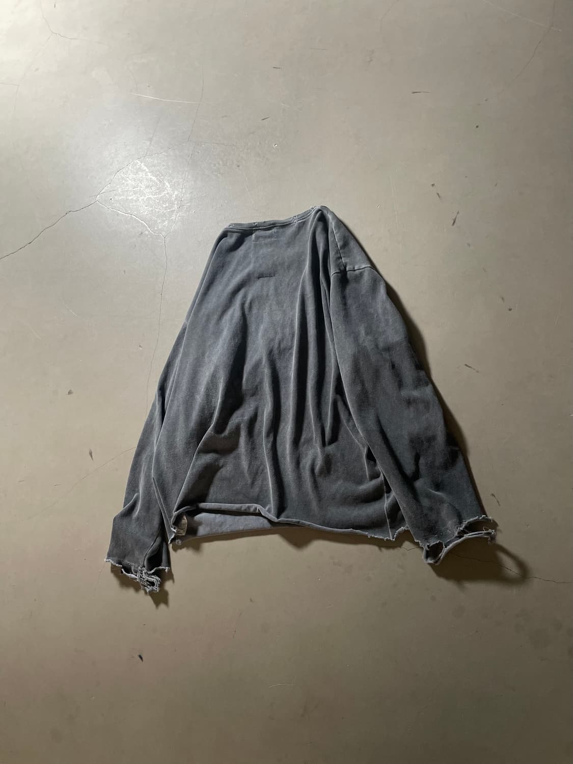 KZ Atelier Distressed Sweatshirt 상품이미지3