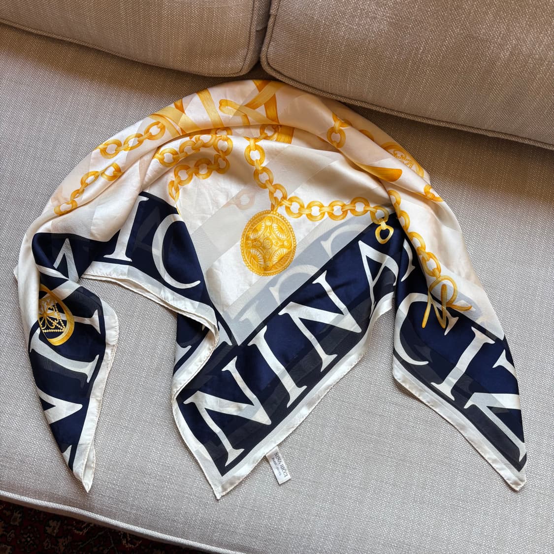 빈티지 니나리찌(NINA RICCI) 실크 100% 스카프 상품이미지2