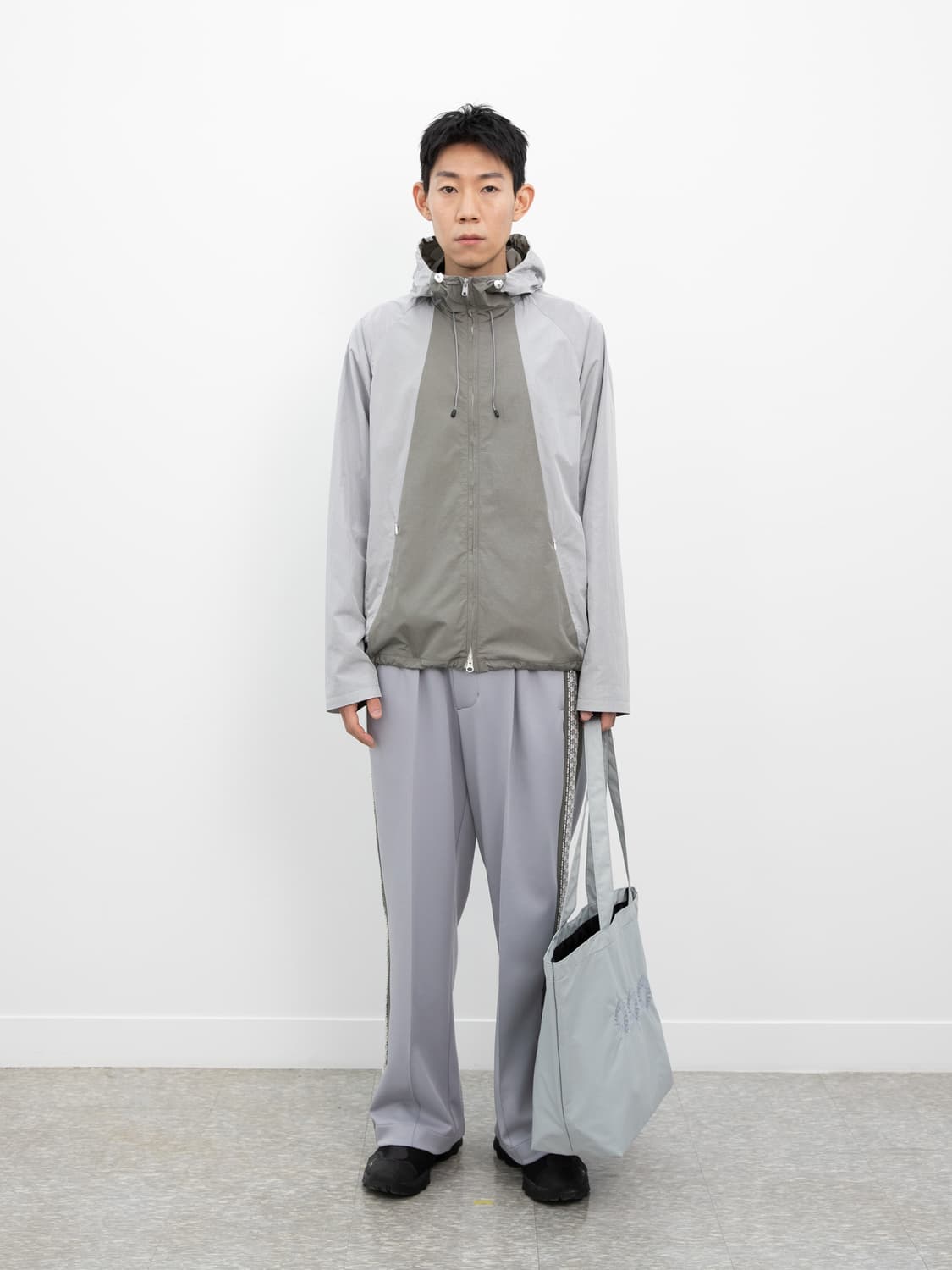 999휴머니티 라이트 후디드 점퍼 2사이즈 팝니다 상품이미지2