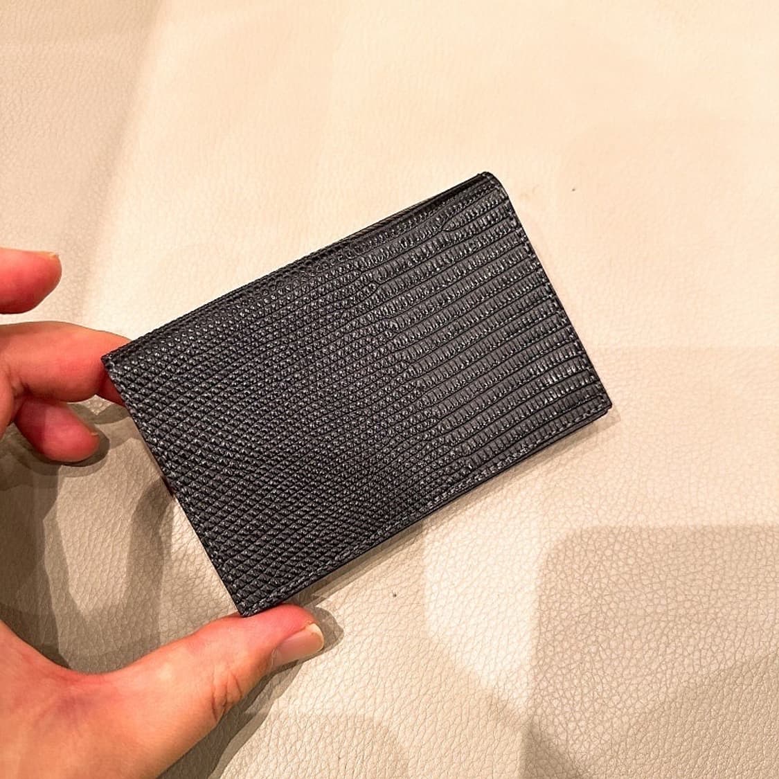 (정품/새상품) 메종 드 히로안 딥네이비 도마뱀 가죽 플랩 카드지갑 명함 상품이미지1