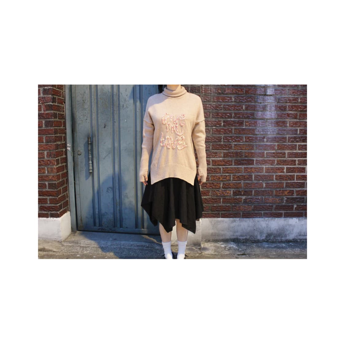 “Give Me Love” Turtle Neck Sweater 상품이미지2