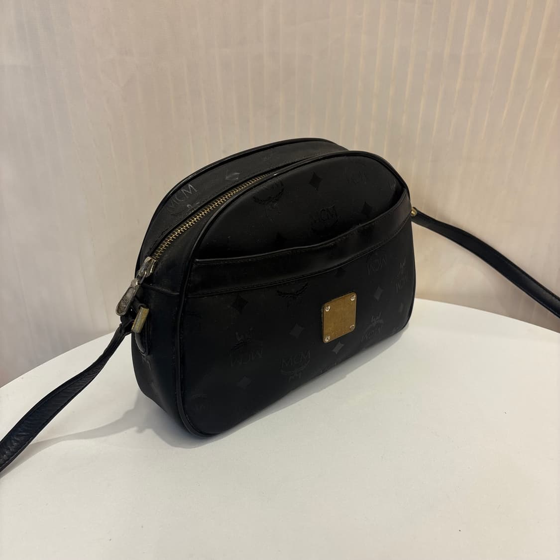 정품 MCM 블랙 크로스백     상품이미지4