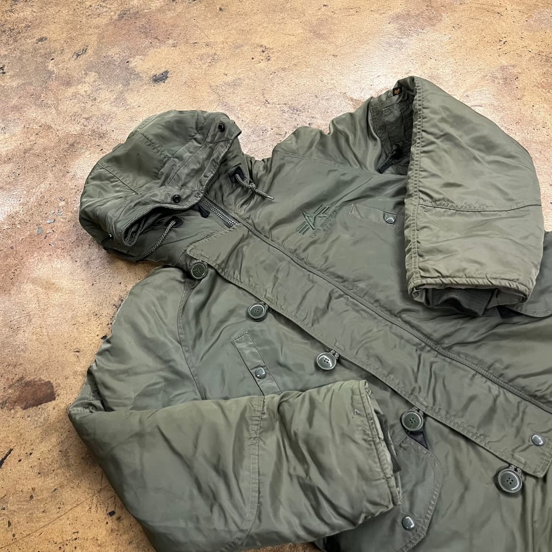 알파인더스트리 카키 패딩 상품이미지1