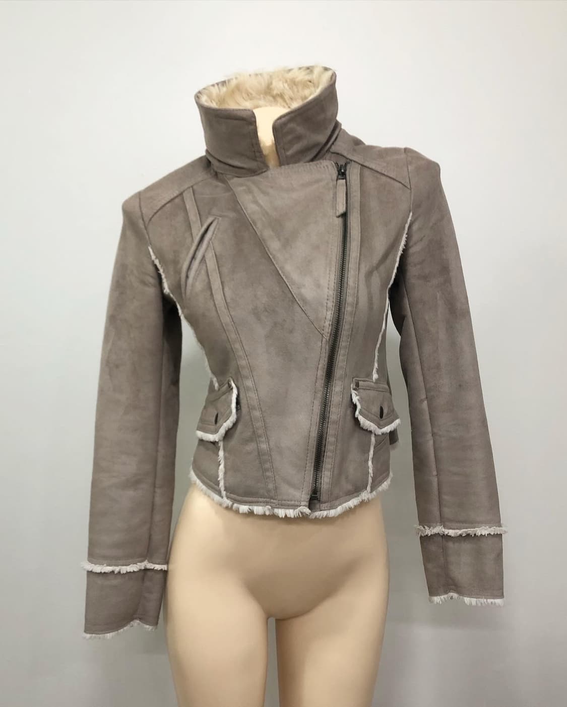 khaki beige lamb fur mustang 상품이미지2