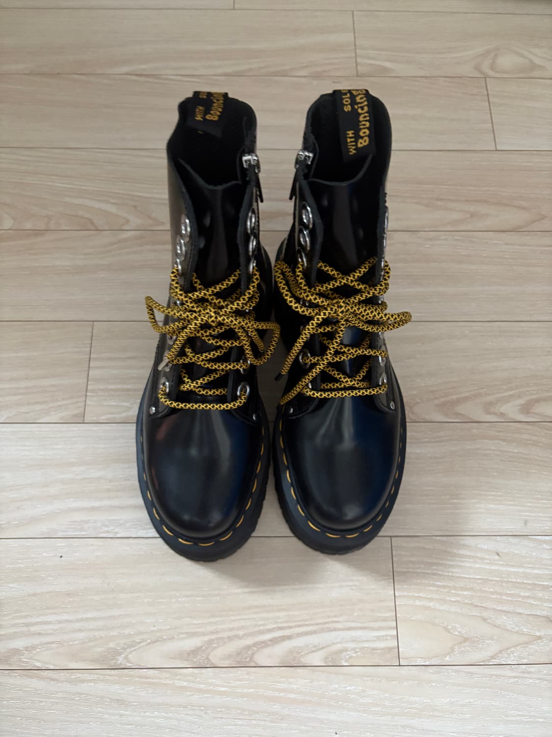 닥터마틴 워커 상품이미지1