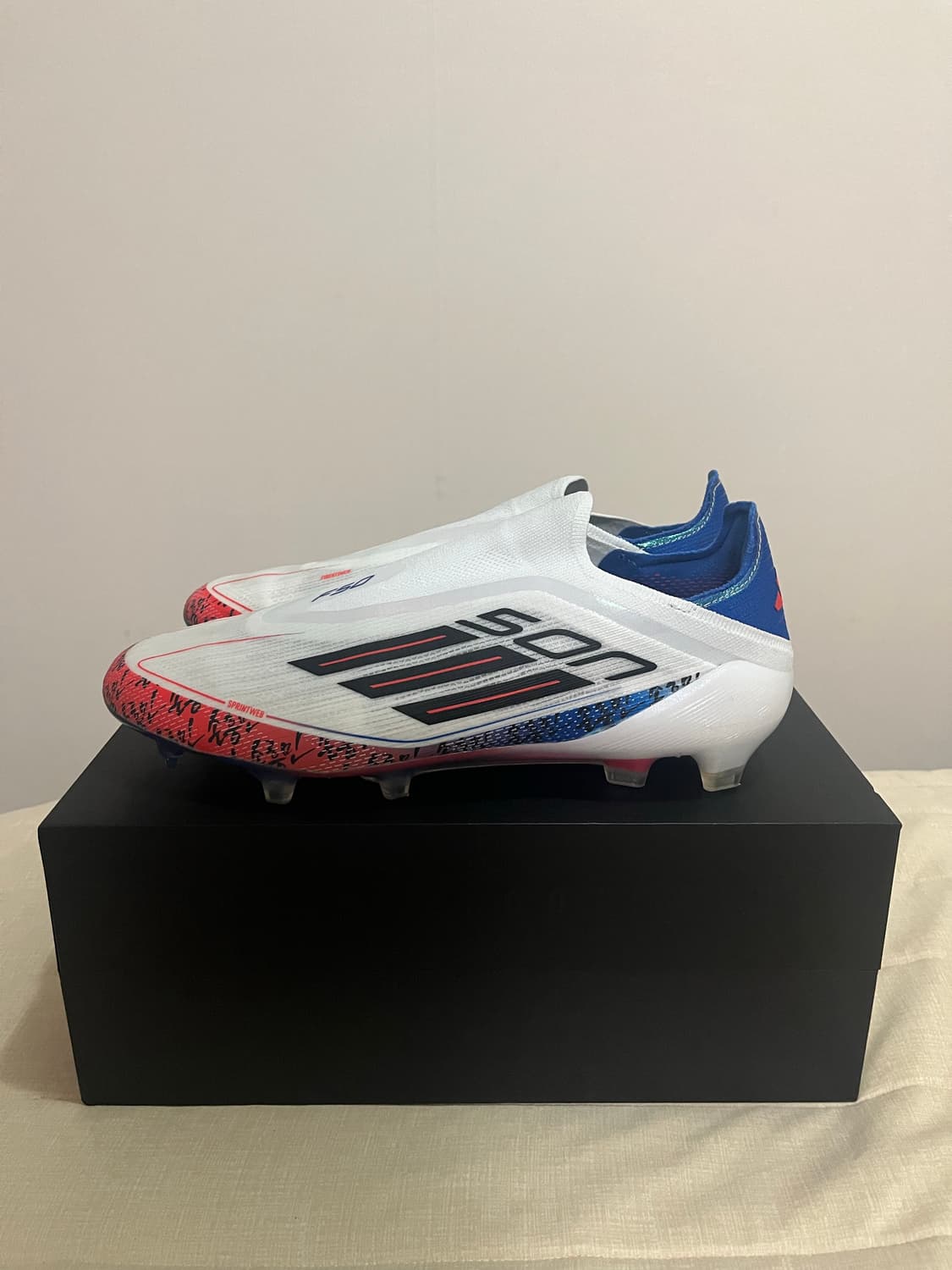 F50 손흥민 시그니처 축구화 상품이미지1