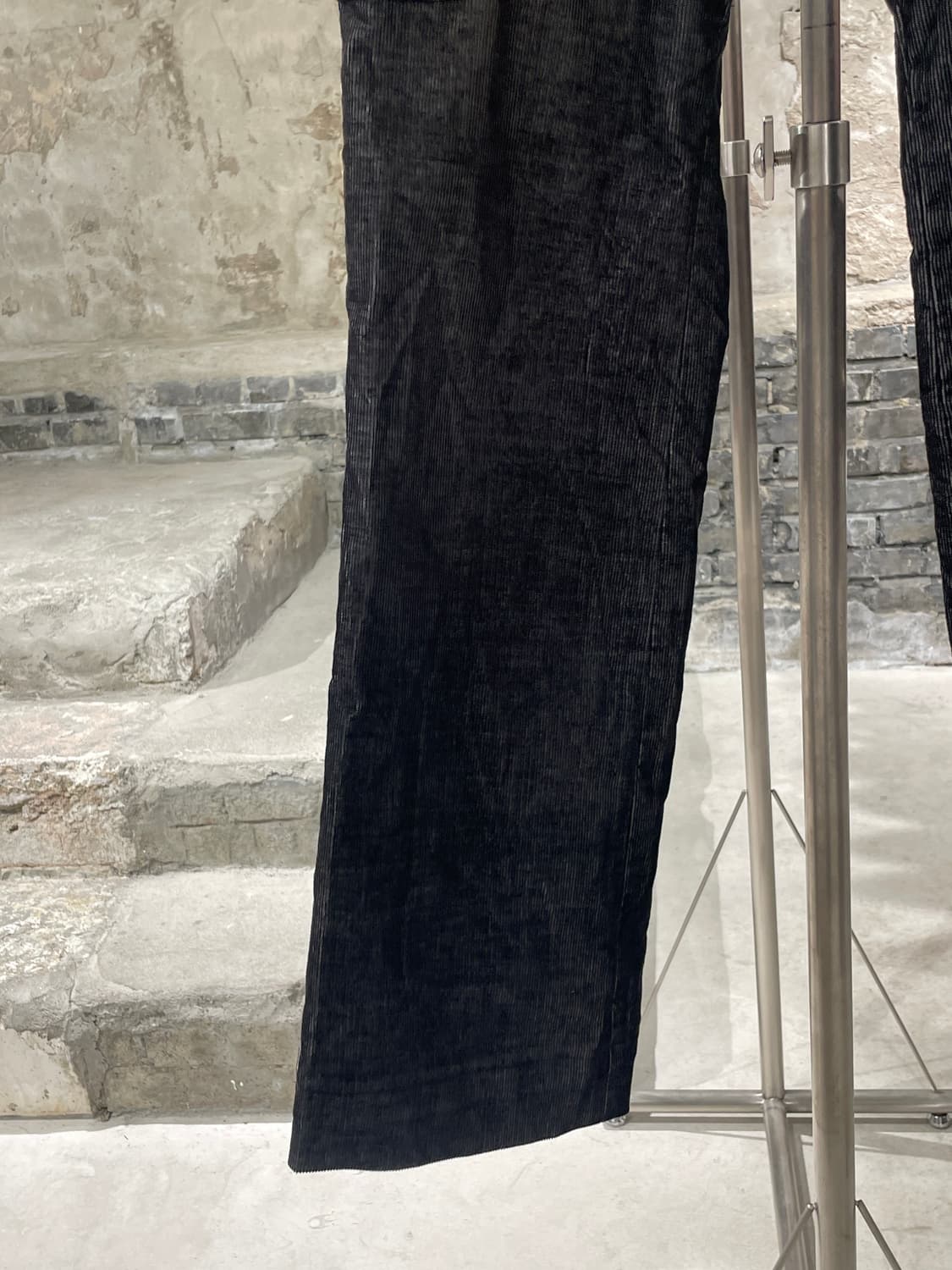 아디다스 블랙 코듀로이 카고 팬츠 상품이미지4