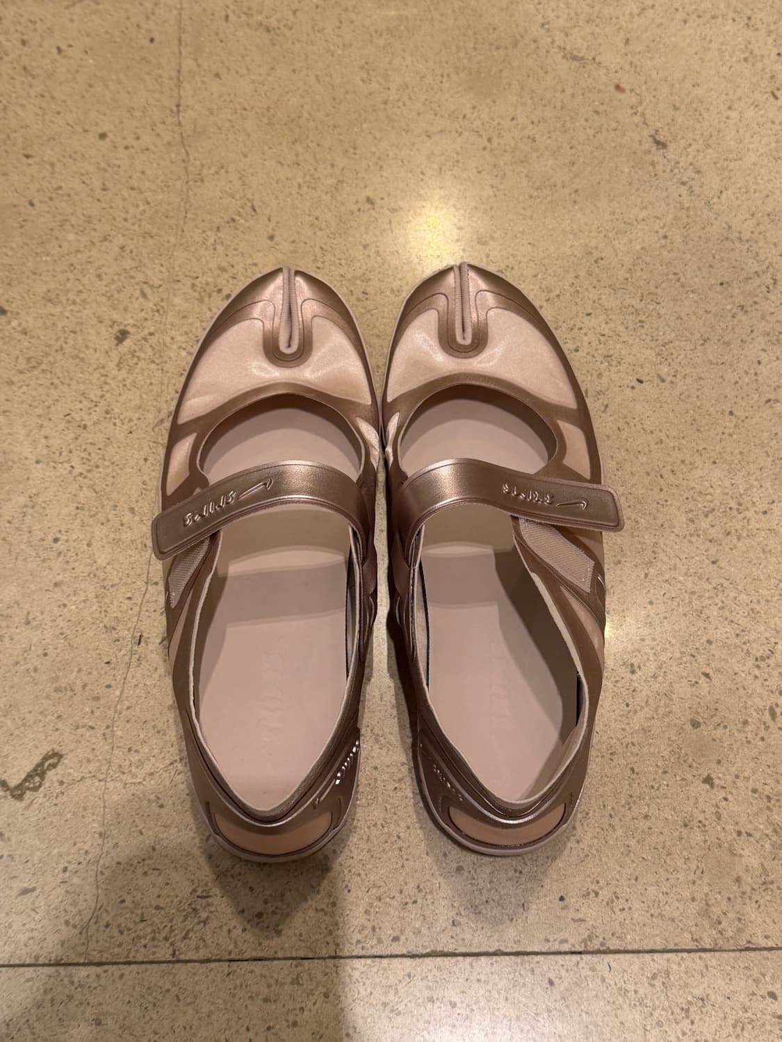 스킴스X나이키 리프트 새틴 핑크 260(255) 상품이미지3