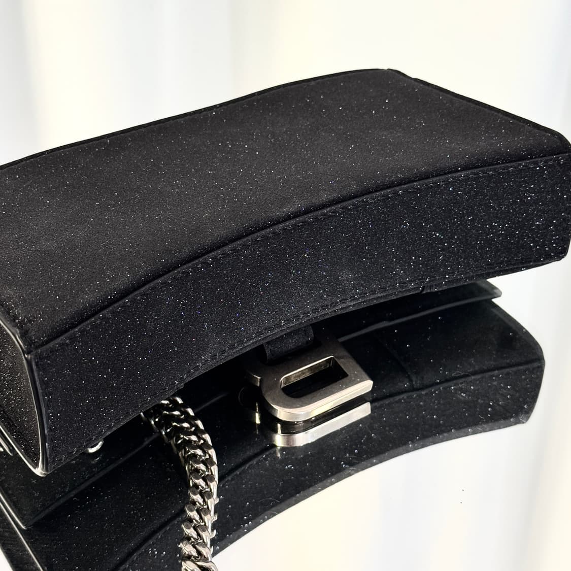 발렌시아가 아워글래스 체인 WOC 글리터 블랙 상품이미지10