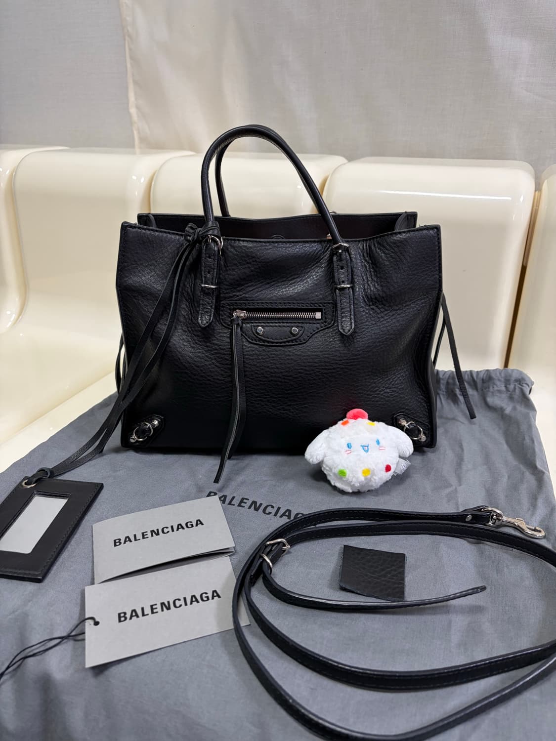 [A+ 정품] 발렌시아가 파피에르 A6 모터백 상품이미지6