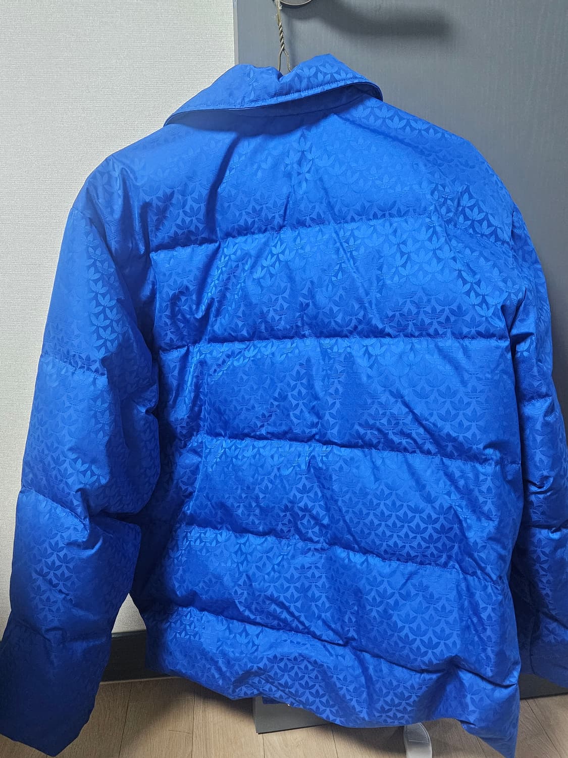 아디다스  패딩 모노그램 푸퍼 상품이미지3