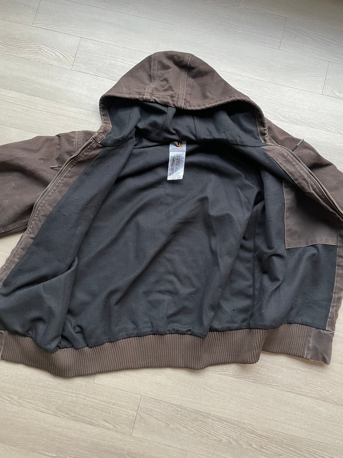 칼하트 J168 DKB 다크브라운 액티브 자켓 샌드스톤 상품이미지5