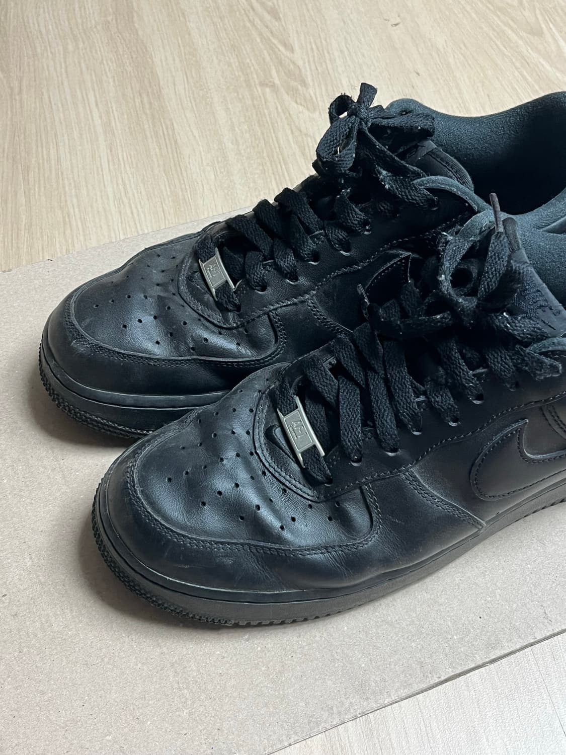 [270] 나이키 에어포스1 슈프림 블랙 상품이미지3