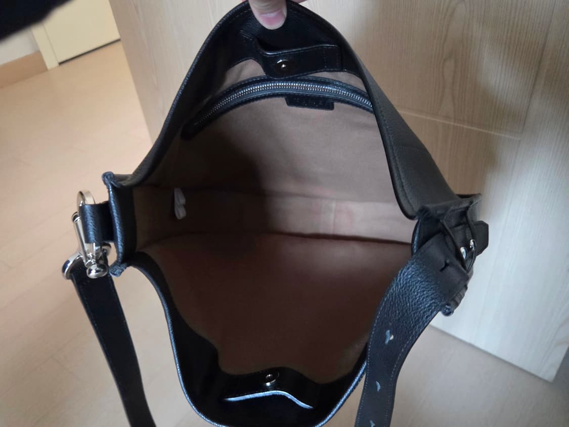 [정품] 타임옴므 24ss 레더 스트랩 숄더 크로스백 상품이미지5