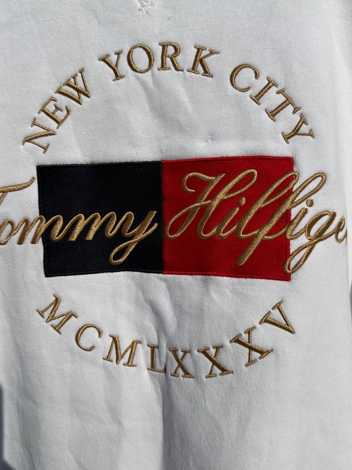 [XL] 타미힐피거 자수 화이트 맨투맨 스웻셔츠 상품이미지5