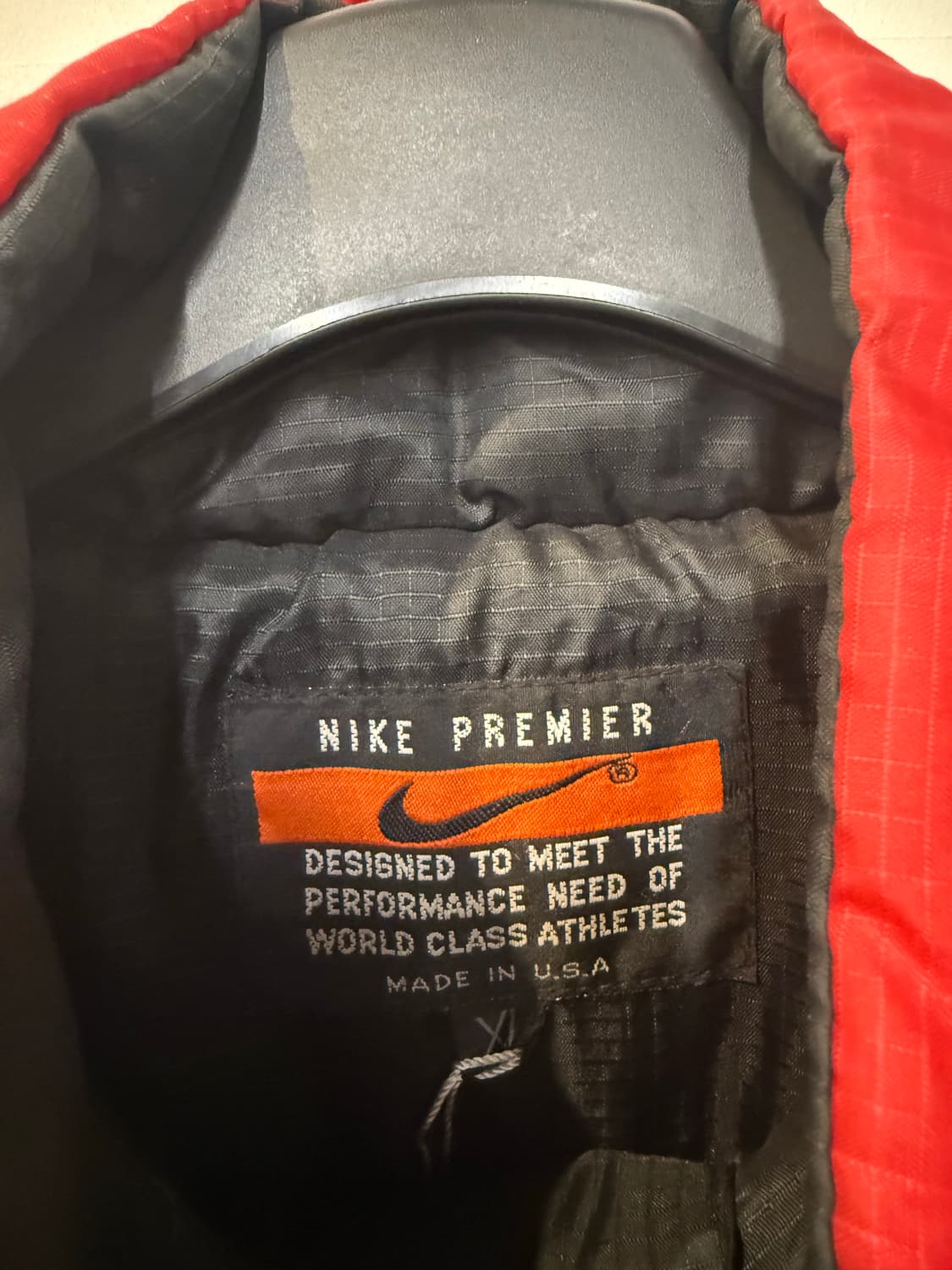 나이키 블랙레드 패딩 상품이미지3