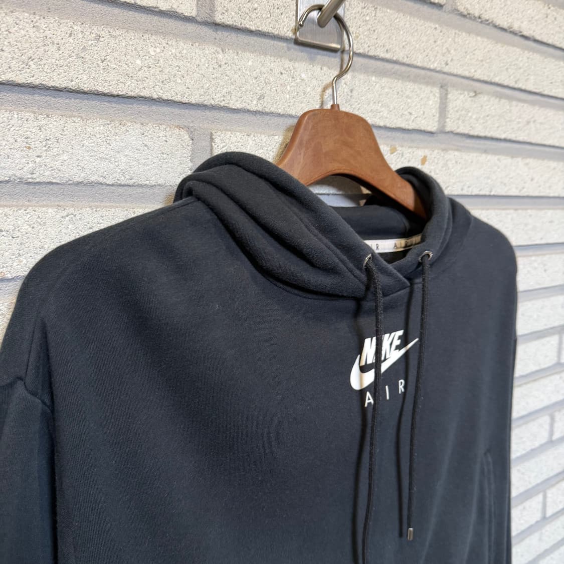 나이키 AIR 크롭 후드티 블랙 컬러  상품이미지3