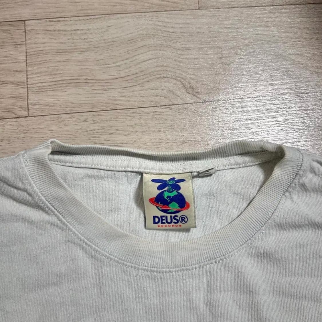 데우스 백프린팅 롱슬리브(XL) 상품이미지2