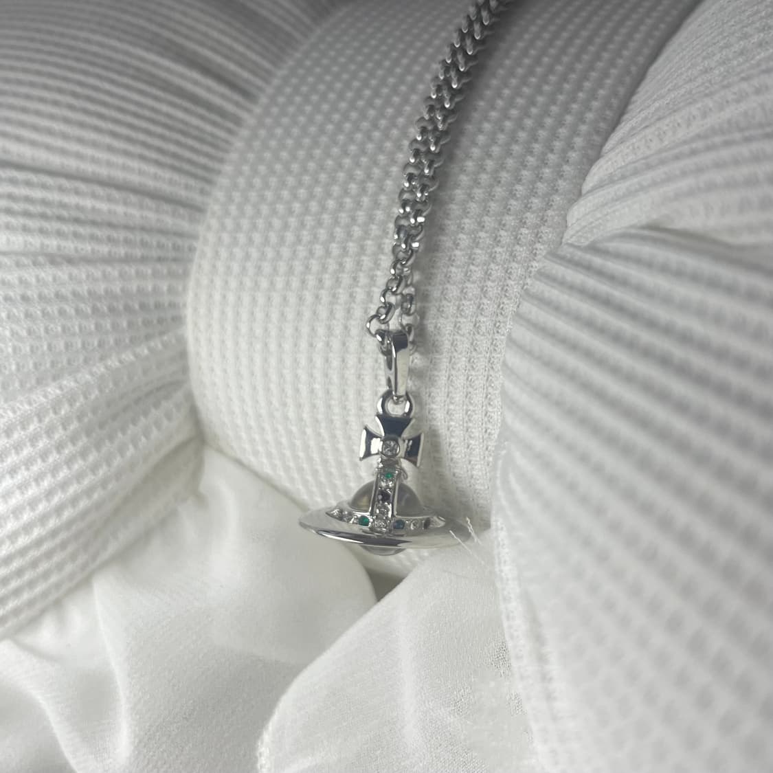 비비안웨스트우드 투명 orb 목걸이 상품이미지5