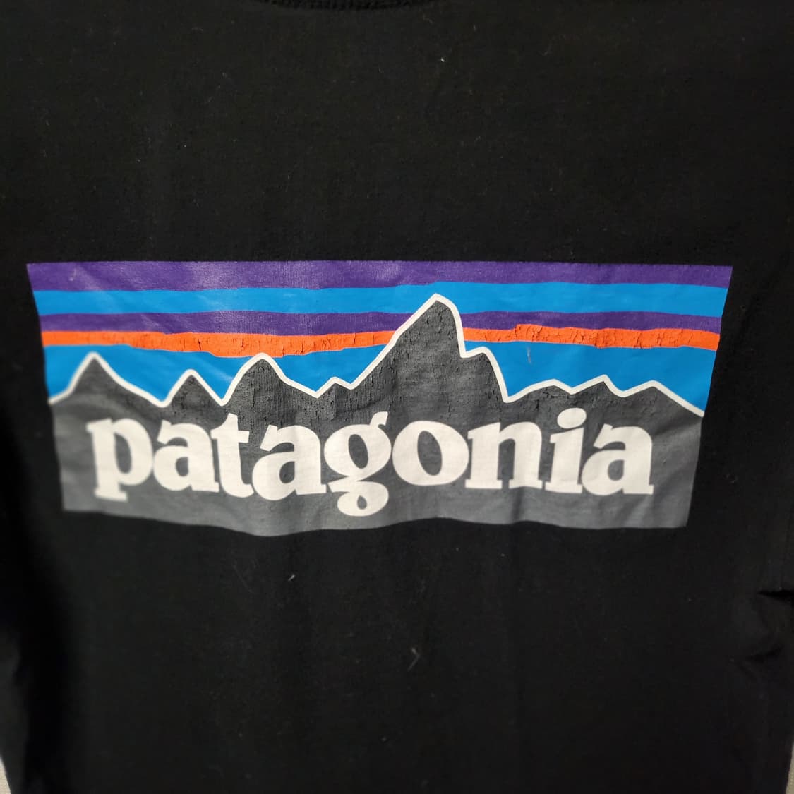 [S] 파타고니아 블랙 반팔 티셔츠 상품이미지3