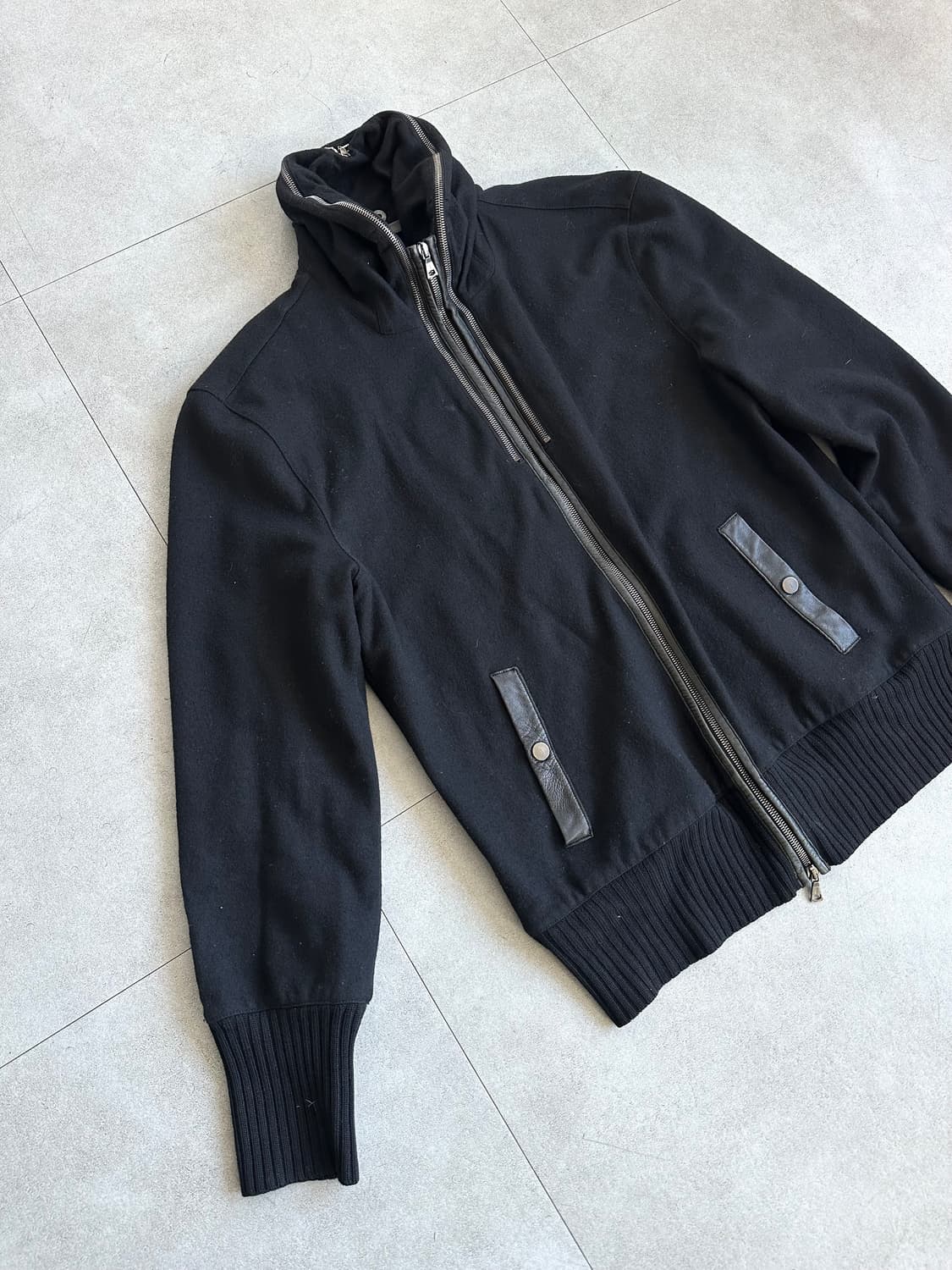 존바바토스 측융 울 하이넥 집업 자켓 상품이미지5