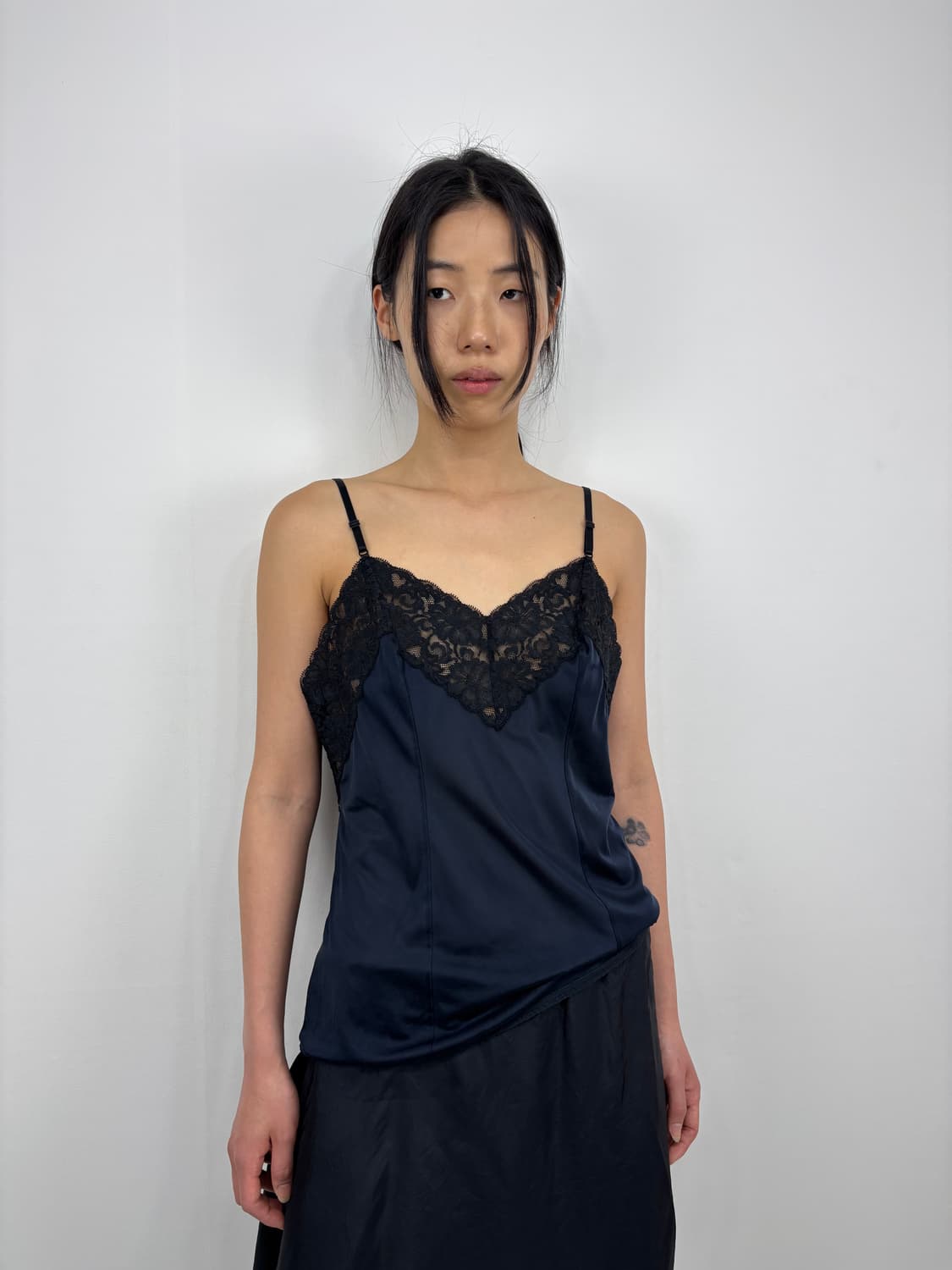 LACE SLIP TOP NAVY 상품이미지2
