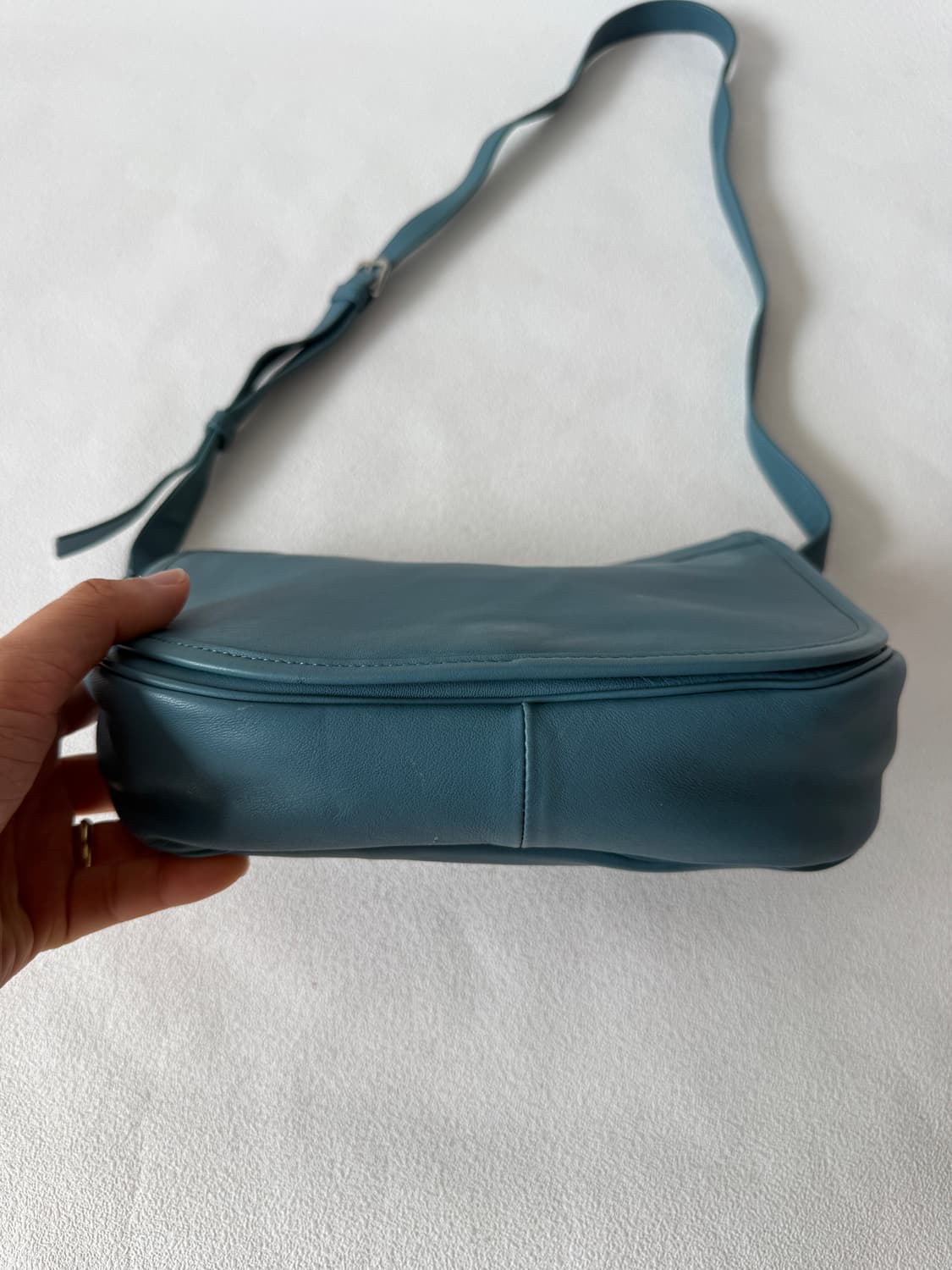 아네스베(agnes.b) 램스킨 레더 크로스백 상품이미지5