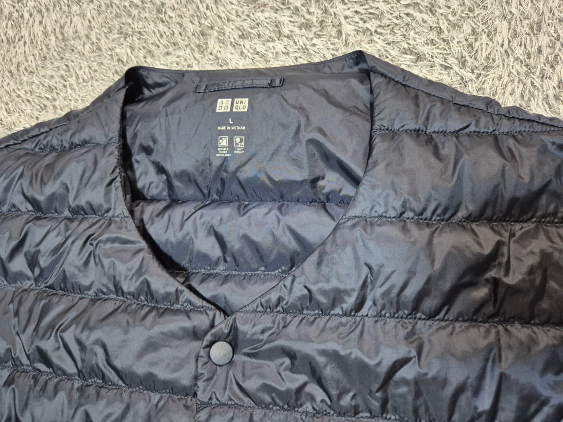 유니클로 남성 경량 다운 패딩 조끼 L 상품이미지2