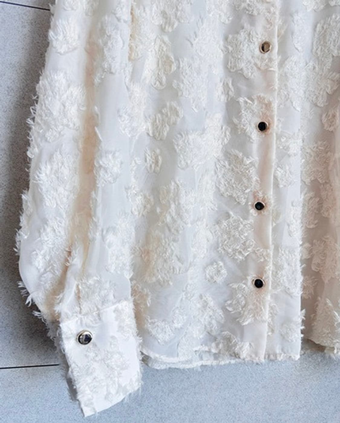 자라 컷아웃 플라워 블라우스  상품이미지5