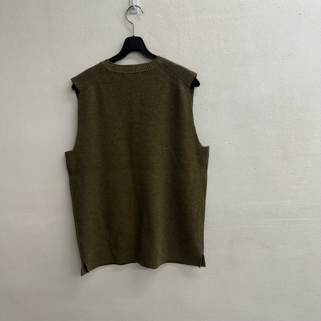 에피그램 니트 베스트 카키 L 상품이미지4