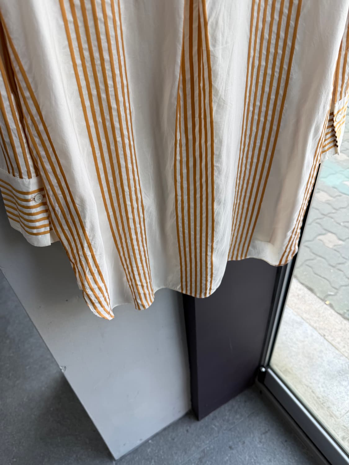 S/ 로로피아나 실크 백패널 스트라이프 블라우스 상품이미지9