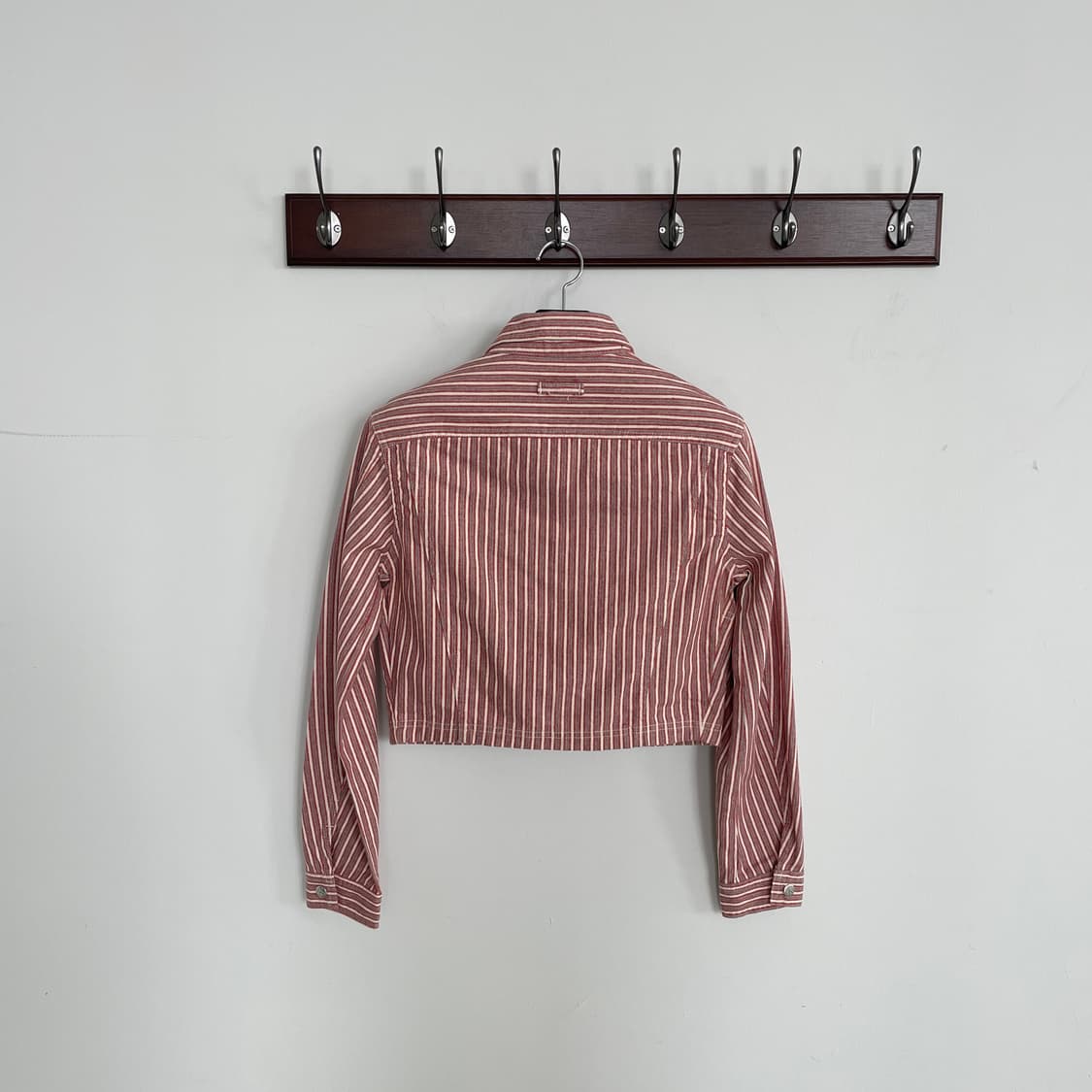 캘빈클라인 레드 스트라이프 크롭 데님 집업 자켓 상품이미지3