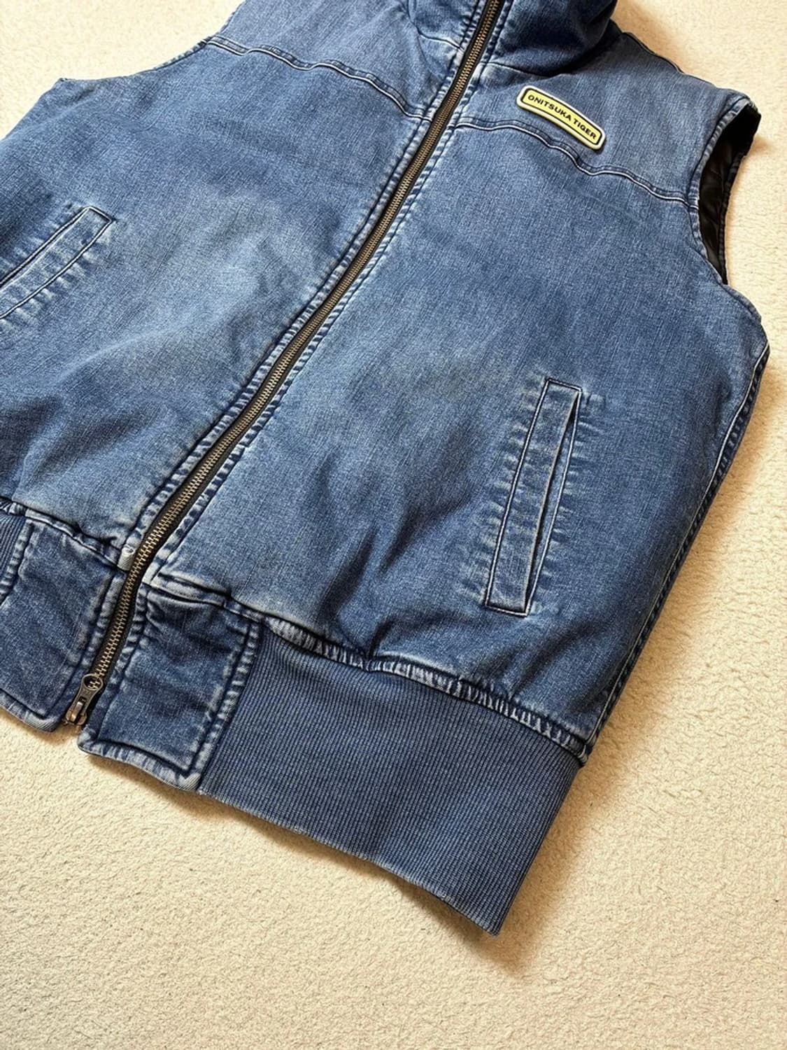 오니츠카타이거 19AW 피그먼트 데님 베스트 PN7586 상품이미지4