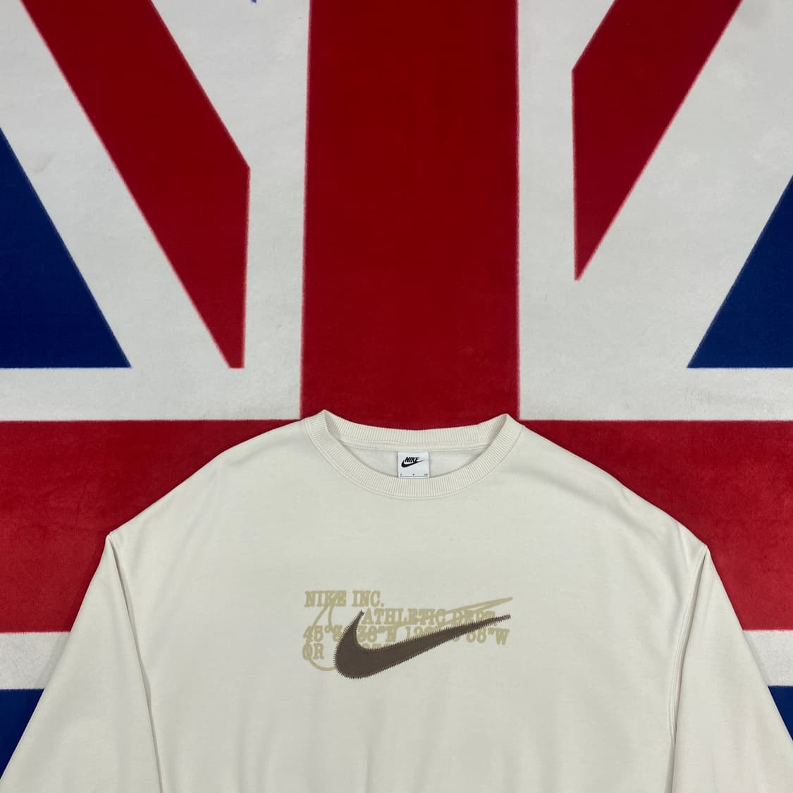 나이키 오버핏 크롭 맨투맨  여성 S 실측 77-88 상품이미지3