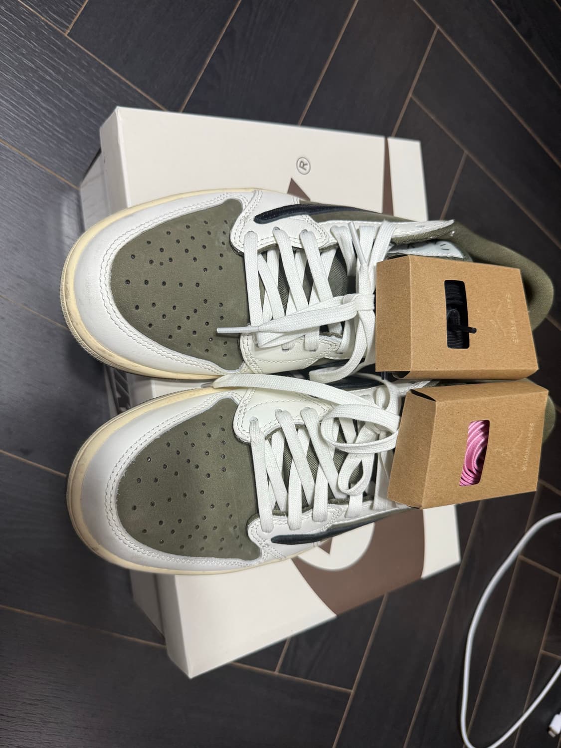 나이키 트레비스 스캇 올리브 270 상품이미지6