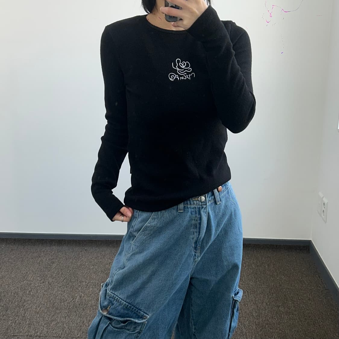 Mischief 미스치프 스몰 자수 로고 블랙 니트 롱슬리브 상품이미지2