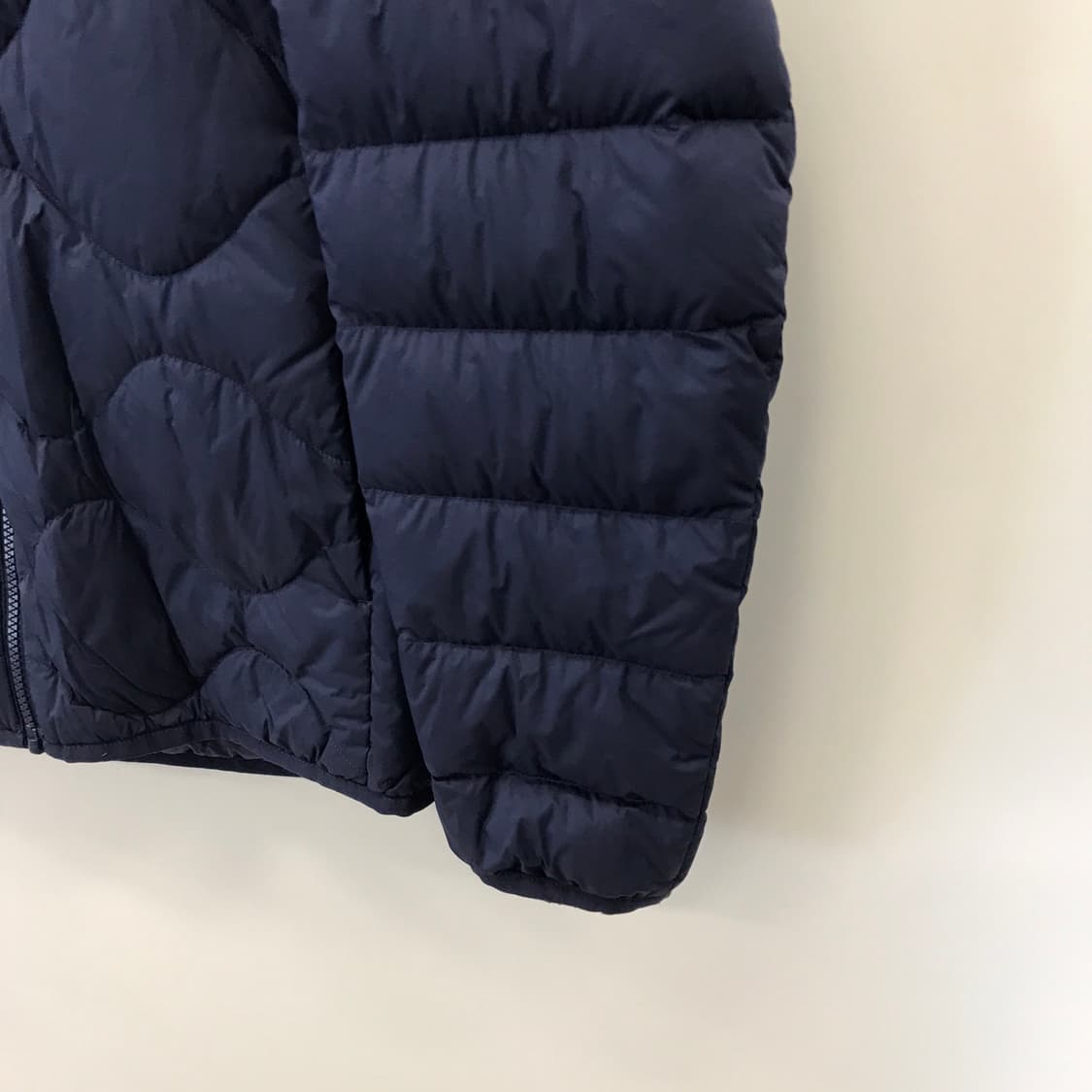 유니클로 x JW앤더슨 울트라라이트 퀼팅패딩 [M] 상품이미지2