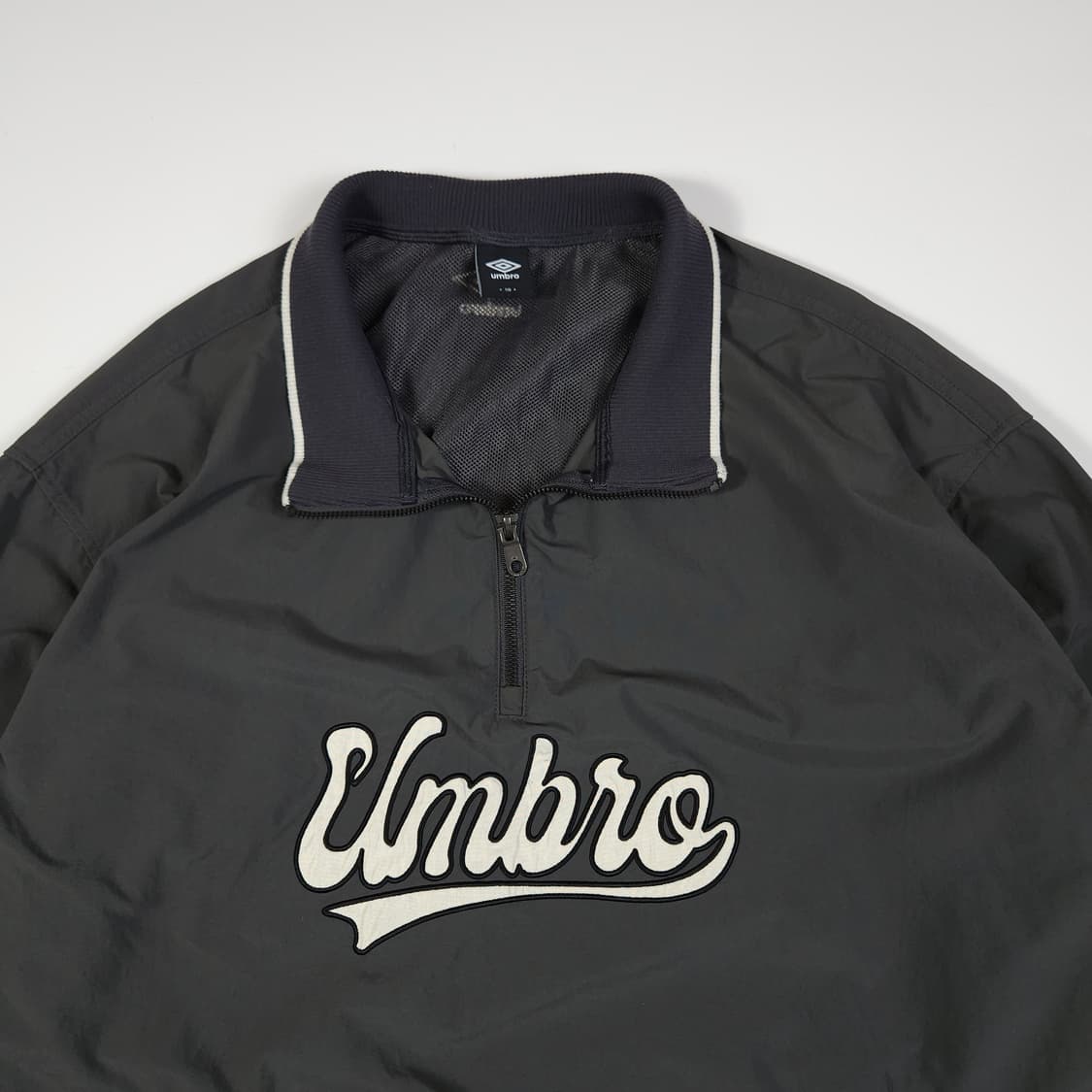 엄브로 빅로고 아노락 바람막이  상품이미지2