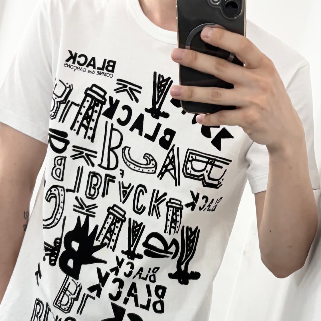 꼼데가르송 블랙 멀티로고 반팔 티셔츠 상품이미지3